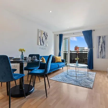 Spacious 2 Bedroom Apartment-City Centre - Free Parking- Sleeps 5 Birmingham Exterior photo